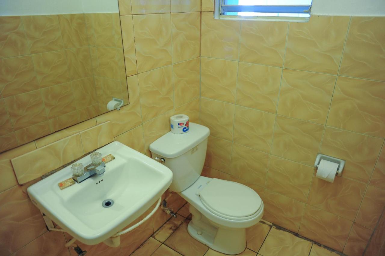 Glorianna Hotel Montego Bay Eksteriør billede