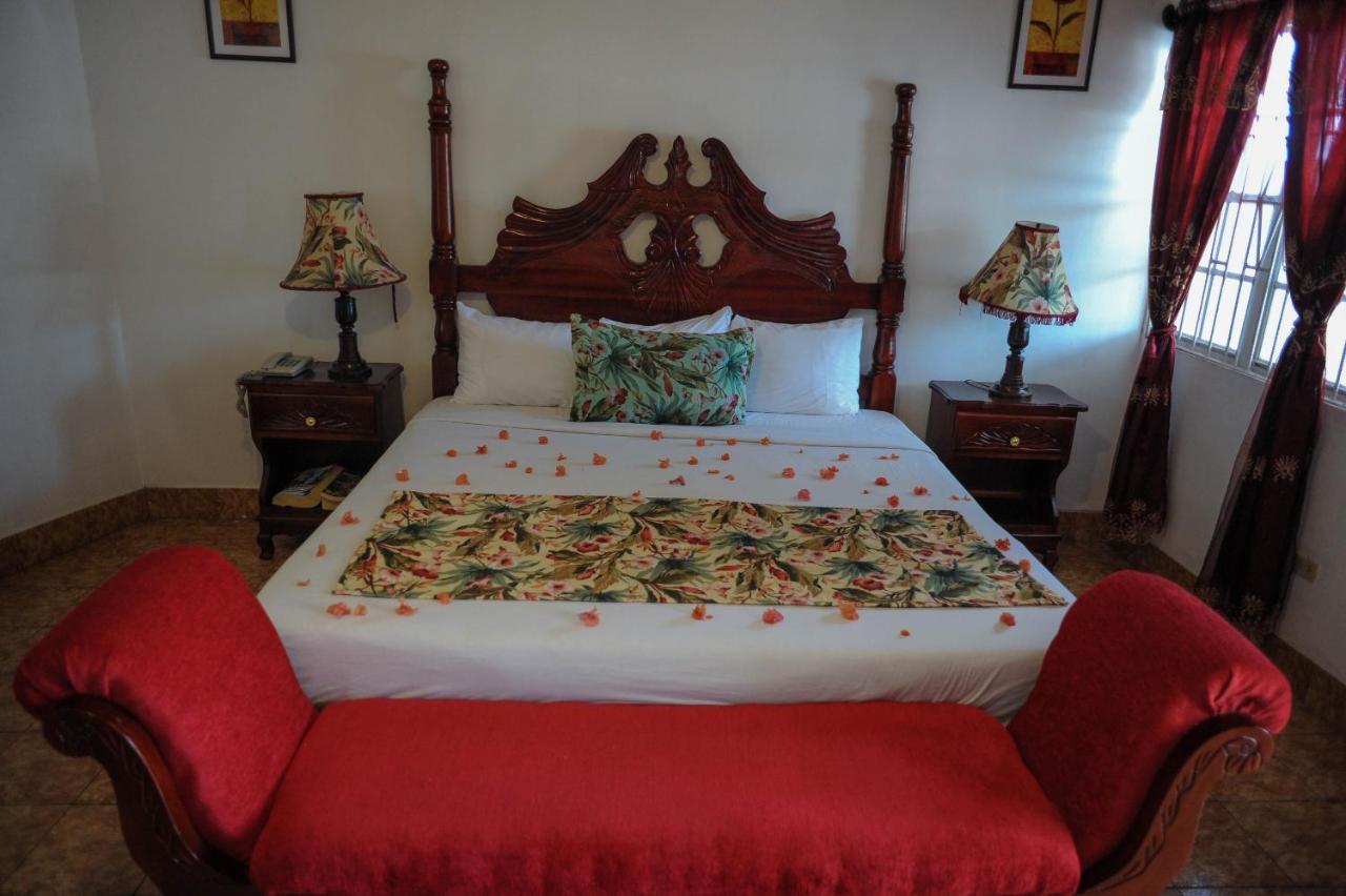 Glorianna Hotel Montego Bay Eksteriør billede