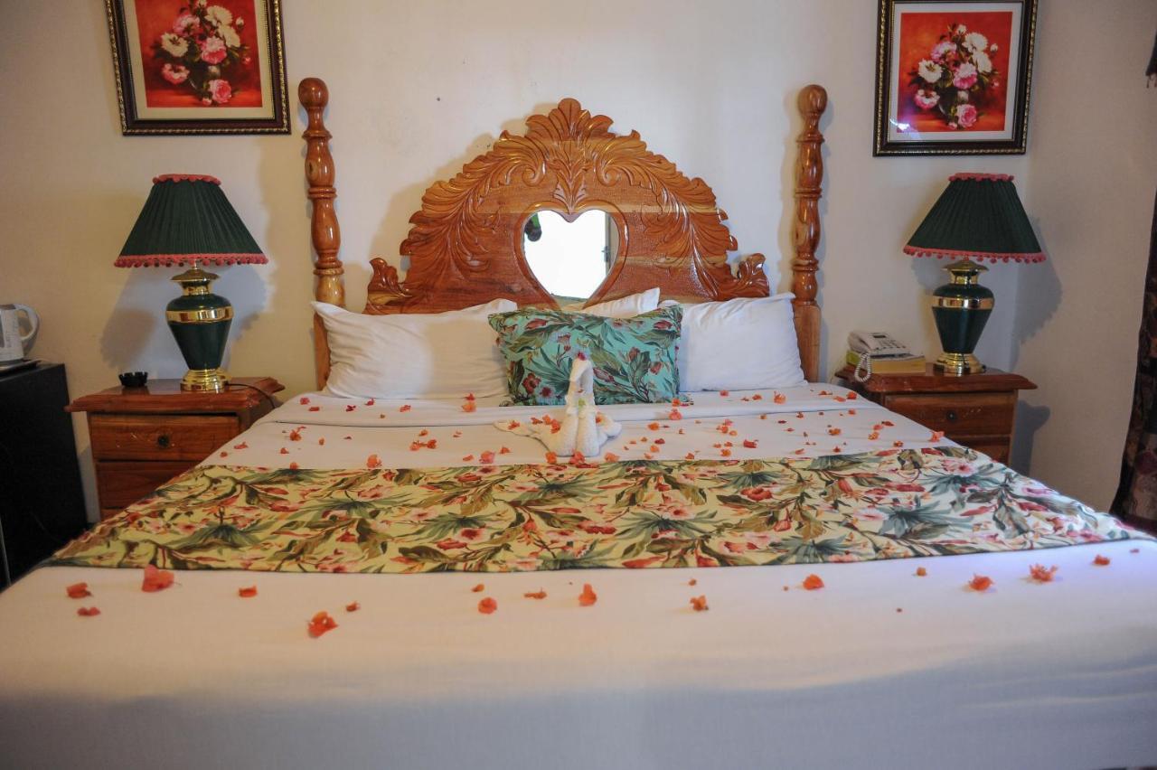 Glorianna Hotel Montego Bay Eksteriør billede