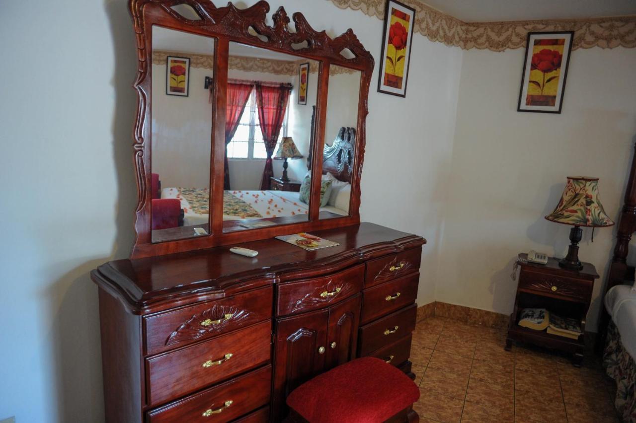 Glorianna Hotel Montego Bay Eksteriør billede